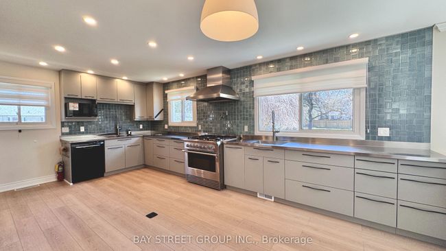 370 Butler St, House other with 4 bedrooms, 2 bathrooms and 6 parking in Niagara on the Lake ON | Image 7