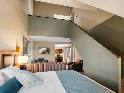 {{alt}} | Card Image