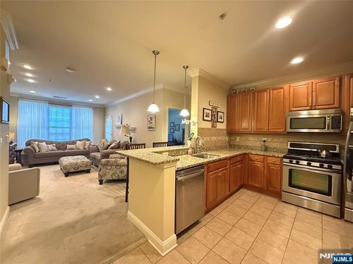 6110 Brookhaven Ct, Riverdale, NJ, 07457-1646 | Card Image