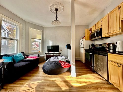 apt-2-93 Hillside St, Boston, MA, 02120-2889 | Card Image