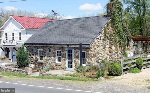 9030 John S Mosby Hwy, UPPERVILLE, VA, 20184-1721 | Card Image