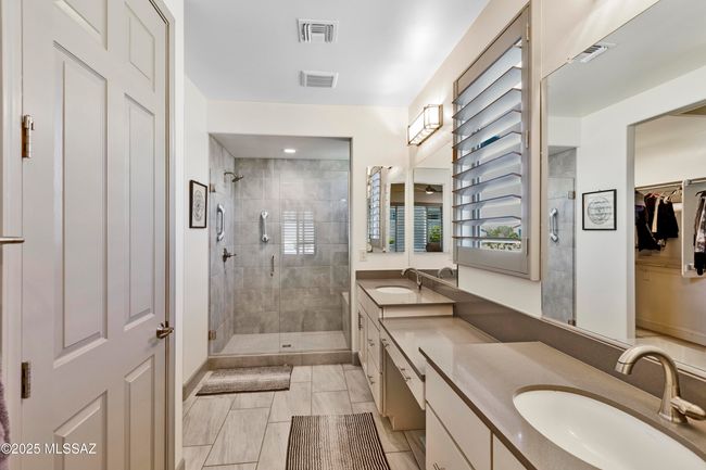 Oppulant Primary Bath | Image 16