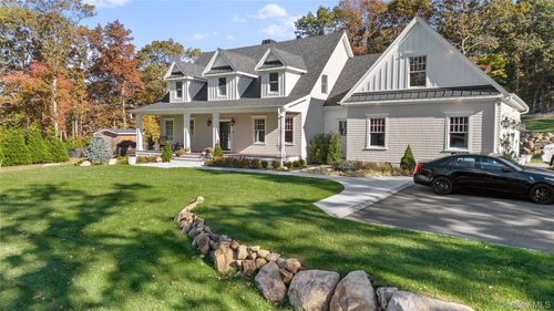 182 Farm Road E, Riverhead, NY, 11792 | Card Image