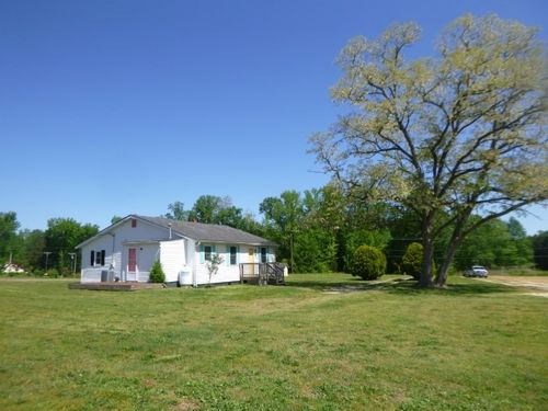 422 Syringa Rd, Topping, VA, 23169-2079 | Card Image