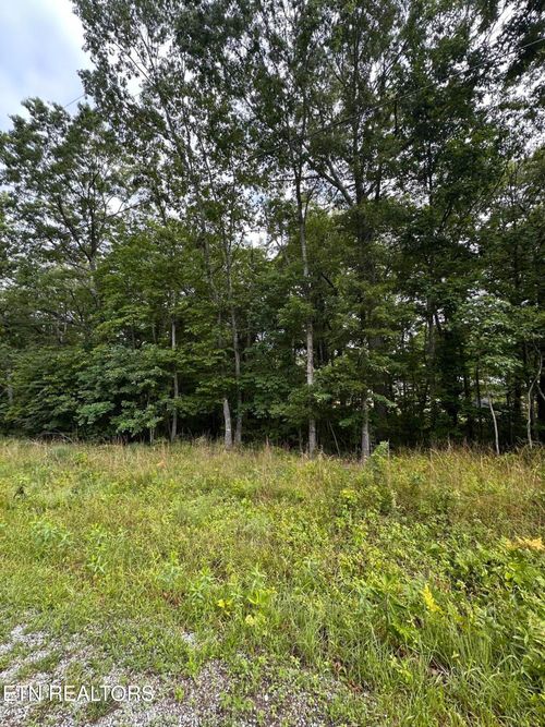 2020 Piute Rd, Crossville, TN, 38572-6676 | Card Image