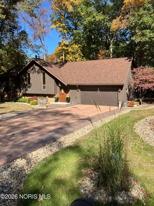 955 Greenbrier Rd, Upper Sandusky, OH, 43351-9009 | Card Image