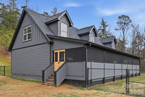 67 Nimitz Dr, Brevard, NC, 28712-6207 | Card Image