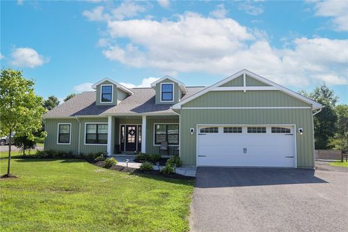 565 Slippery Rock Rd, Slippery Rock, PA, 16057-2929 | Card Image