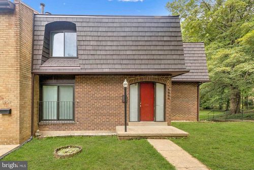 4900 Schuyler Dr, ANNANDALE, VA, 22003-5144 | Card Image