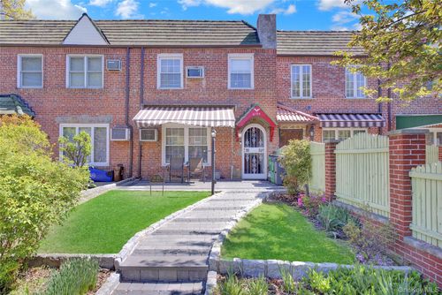 61-05 78th Street, New York, NY, 11379 | Card Image