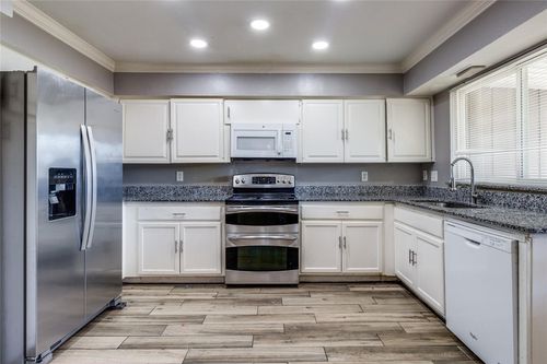 11826 Leisure Dr, Dallas, TX, 75243-5006 | Card Image