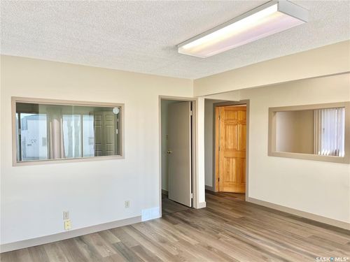 93 Myrtle Ave, Yorkton, SK, S3N1P8 | Card Image