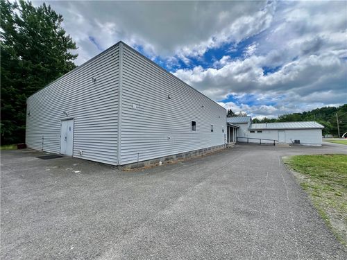 4617 New Castle Rd, New Wilmington, PA, 16142-1729 | Card Image
