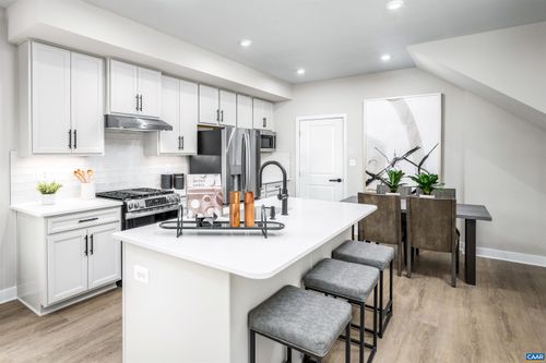102B Perseus Ln, CHARLOTTESVILLE, VA, 22901 | Card Image