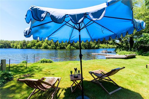 31 Sunset Dr, Hope Valley, RI, 02832-2131 | Card Image