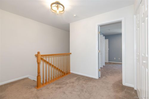 4-28 Lorien Pl, Huntingtn Sta, NY, 11747-5369 | Card Image