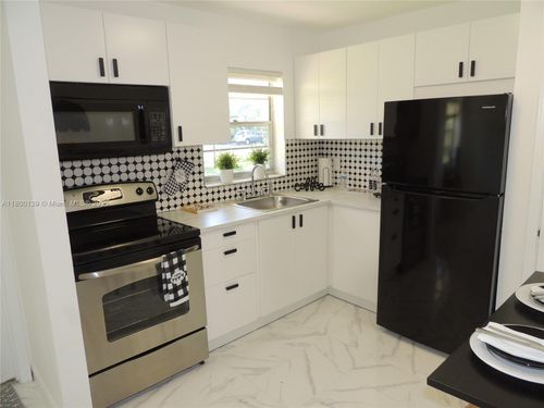 apt-212-5156 Ne 6th Ave, Oakland Park, FL, 33334-3306 | Card Image