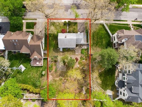 100 Hartman Rd, Newton, MA, 02459-2854 | Card Image