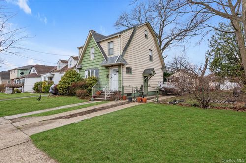 65 Belmont Pkwy, Hempstead, NY, 11550-6505 | Card Image