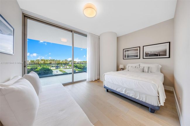 UNIT-305 - 10201 Collins Ave, Condo with 2 bedrooms, 3 bathrooms and null parking in Bal Harbour FL | Image 36