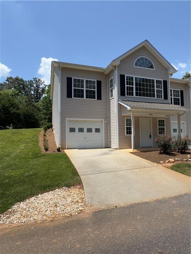118 Pointe Cir, Townhouse with 2 bedrooms, 3 bathrooms and null parking in Dahlonega GA | Image 28