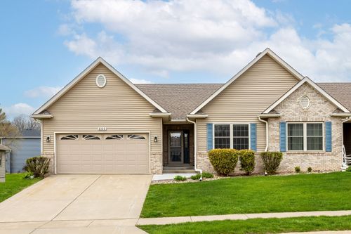 800-800 Hartz Ct, Le Claire, IA, 52753-9214 | Card Image