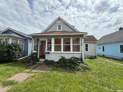 2010 3y Ave, East Moline, IL, 61244-1219 | Card Image