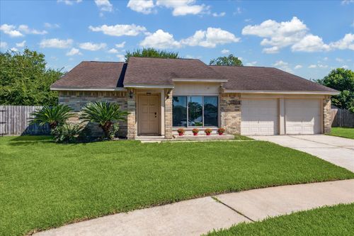 16803 Kings Chapel Ct, Friendswood, TX, 77546-2339 | Card Image