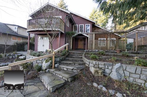 466 Brand Street, North Vancouver, BC, V7N1G1 | Card Image