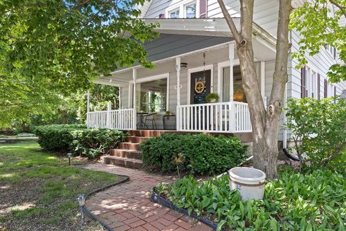 11126 W Janesville Road, Hales Corners, WI, 53130 | Card Image