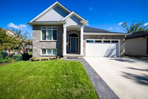 1 Hurricane Road, Pelham, ON, L0S1E3 | Card Image