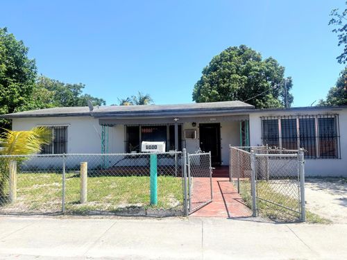 1000 Nw 118th St, Miami, FL, 33168-6237 | Card Image