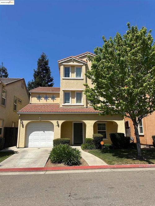 1583 Fog Bank Dr, Stockton, CA, 95204-1756 | Card Image