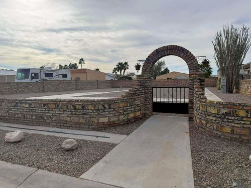 13707 E 49th Ln, Yuma, AZ, 85367-7997 | Card Image