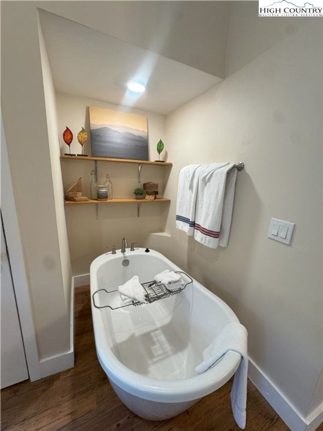 primary bath | Image 23