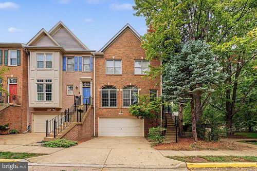 9400 Regency Crest Dr, VIENNA, VA, 22181-6115 | Card Image