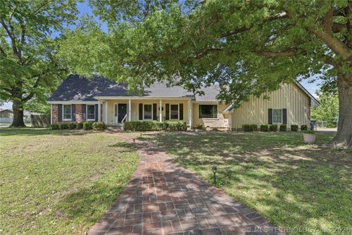 108 Bettes Ave, Wagoner, OK, 74467-5408 | Card Image