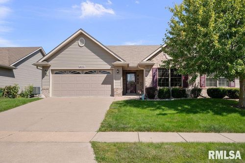 423 Kevin Rd Road, Blue Grass, IA, 52726 | Card Image
