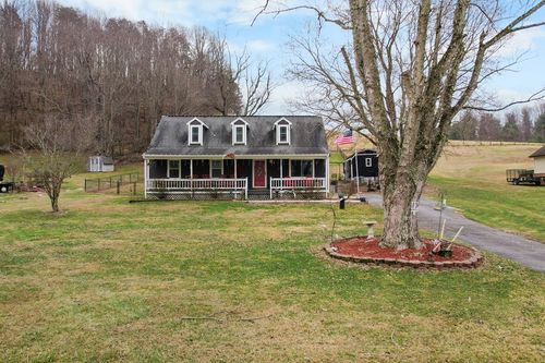 787 Wet Springs Rd, Chilhowie, VA, 24319-5916 | Card Image