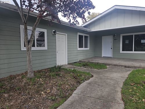 183 E Dodge St, Lebanon, OR, 97355-4207 | Card Image