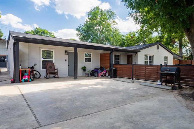 9305 Emnora Ln, House other with 2 bedrooms, 2 bathrooms and 1 parking in Houston TX | Image 18
