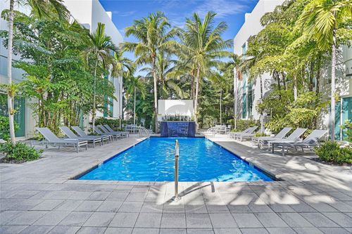 741-741 Ne 4th Ave, Fort Lauderdale, FL, 33304-2681 | Card Image