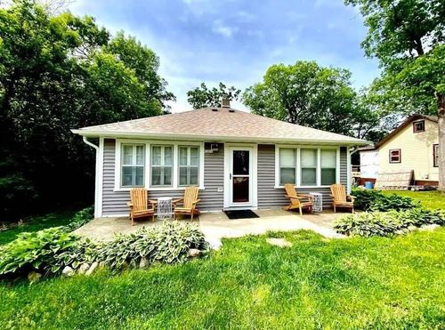 W3833 Cypress Dr, Lake Geneva, WI, 53147-2823 | Card Image