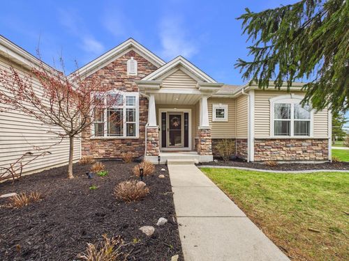 W272N387 Hilltop Dr, Waukesha, WI, 53188-1933 | Card Image