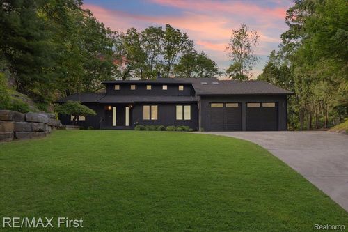 3091 Arns Ct, Oakland, MI, 48363-2701 | Card Image