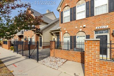 24013 Vance Avenue, Condo with 2 bedrooms, 2 bathrooms and null parking in Hazel Park MI | Image 1