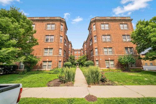 2w-54 Forest Ave, Riverside, IL, 60546-2517 | Card Image