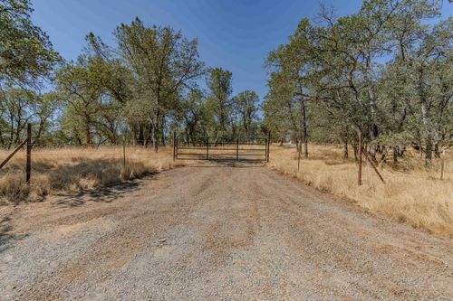 10660 Hogan Dam Rd, Valley Springs, CA, 95252 | Card Image