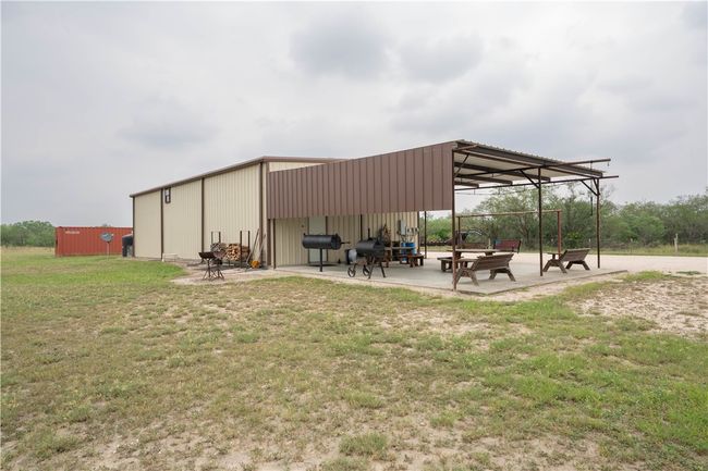 227 S Hollow Tree Dr, House other with 1 bedrooms, 1 bathrooms and null parking in Alice TX | Image 4