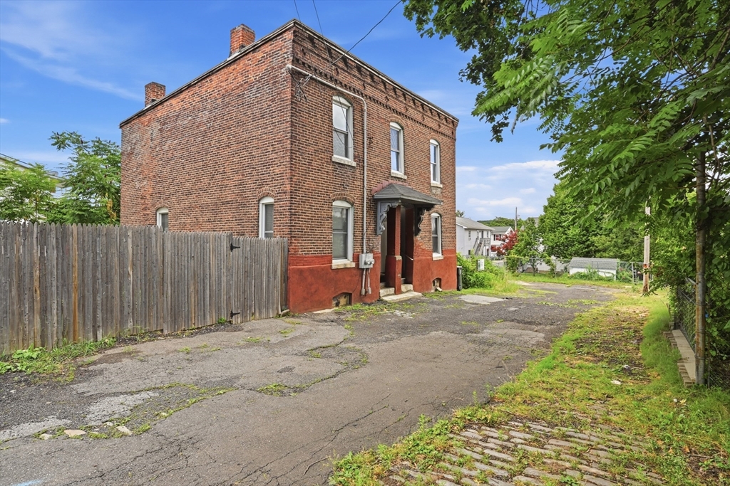 Residential Income in Holyoke 3